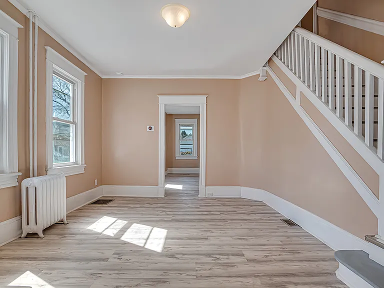 516 Hickory St — Photo 12