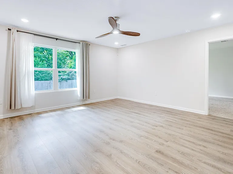 975 Lovebird Ct — Photo 36