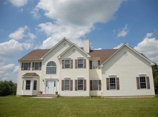 2 Ientile Ct, Monroe Township, NJ 08831