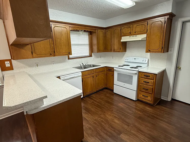 317 Nikki Dr #B — Photo 8