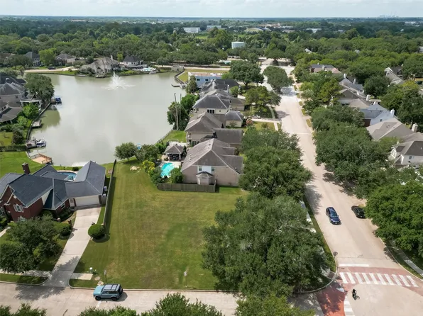 4303 Crow Valley Dr, Missouri City, TX 77459