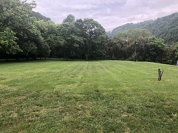 4th image of 578 Caboose Ln