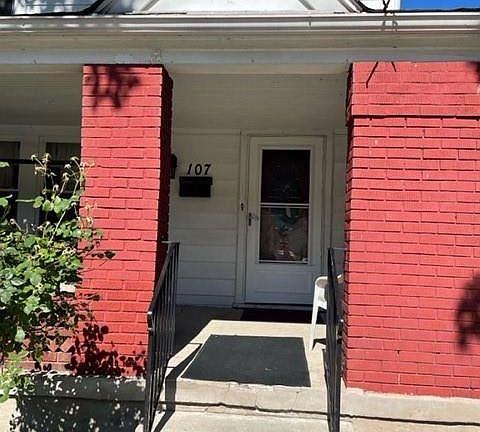 2nd image of 107 N 10th St