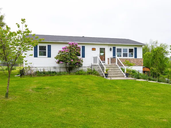 186 Oswego Road, Pleasant Valley, NY 12569