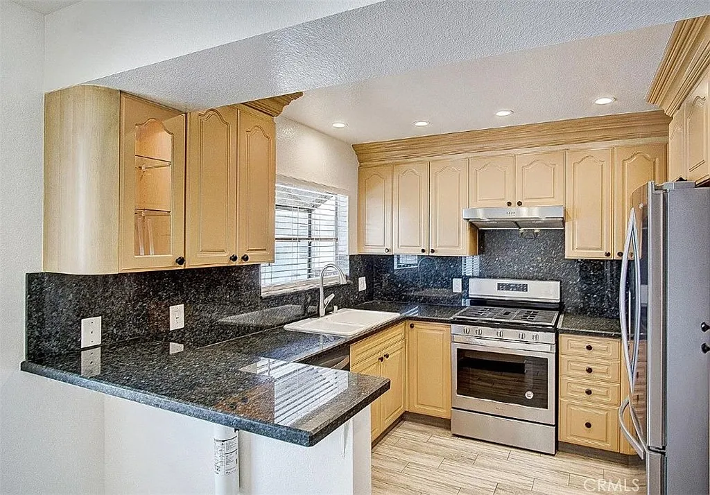 2 bed, 2.5 bath, 1250 sqft, $2,950 — Photo 4