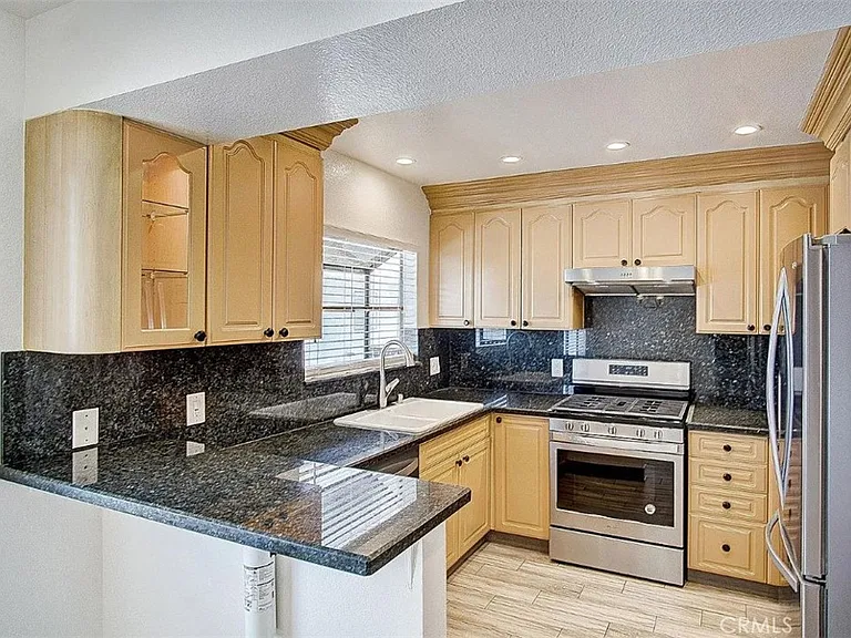 9144 Burnet Ave #32 — Photo 4
