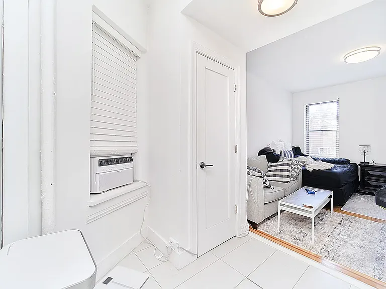 236 E 33rd St #D4 — Photo 6