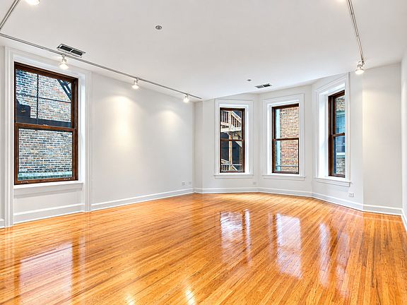 5th image of 550 W Surf St APT 117