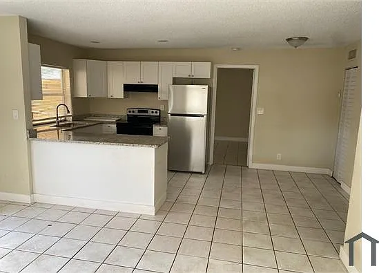 2 bed, 1100 sqft, $2,300 — Photo 1