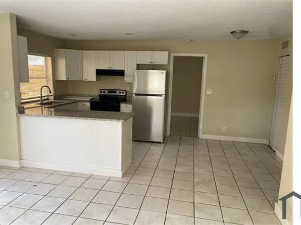 3003 NW 4th Ave APT 3, Pompano Beach, FL 33064