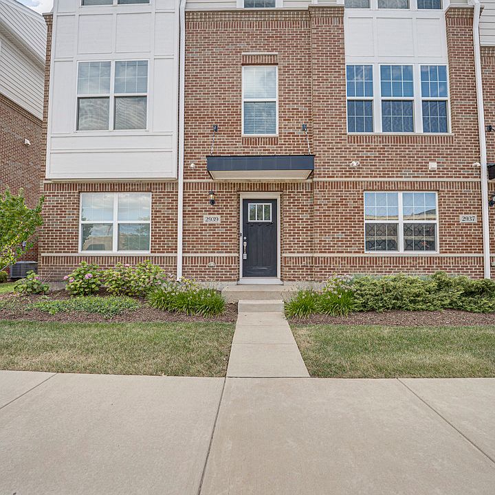 1st image of 2939 Showplace Dr