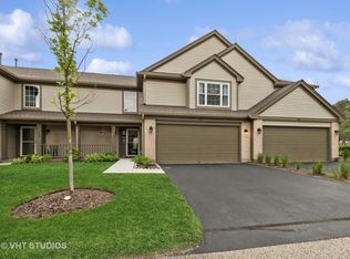 313 Poplar Ct, Lindenhurst, IL 60046