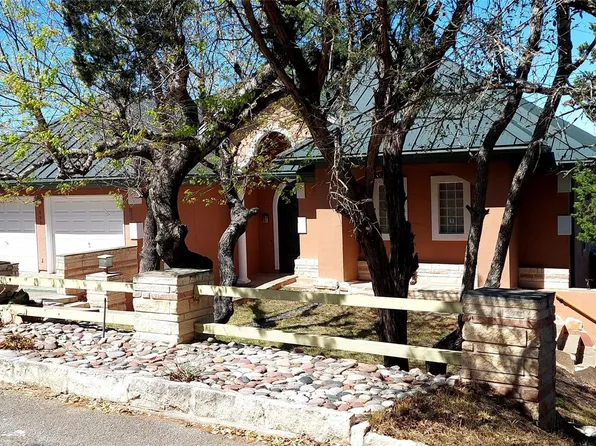 695 Sunset Dr, Wimberley, TX 78676