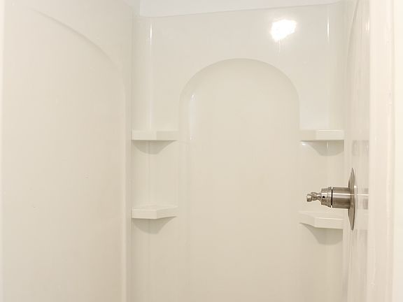2nd image of 201 Tate St #5