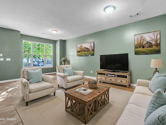 3rd image of 66 Sikes Cir