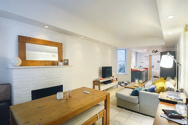 Rented by Bond New York | media 24