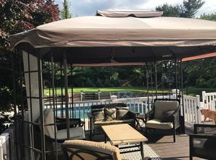 12 Meadow View Blvd, North Providence, RI 02904