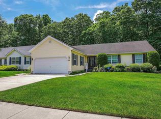 13 Carriage House Ln, Egg Harbor Township, NJ 08234