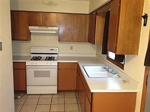 3rd image of 318 Sheridan Dr APT 4
