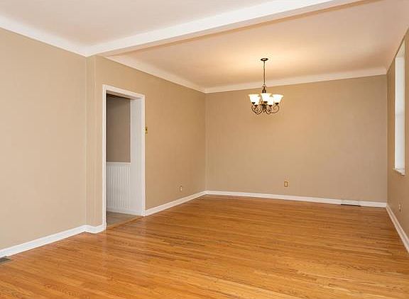 4th image of 3718 Blow St