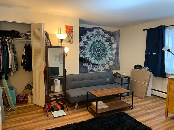 3rd image of 197 Kent St APT B-2