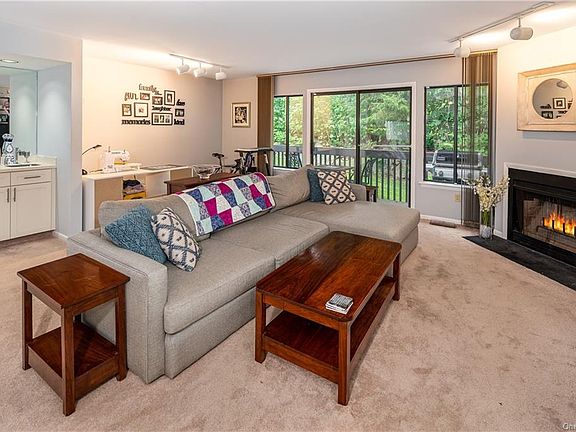 5th image of 2539 Bedford St APT 37B