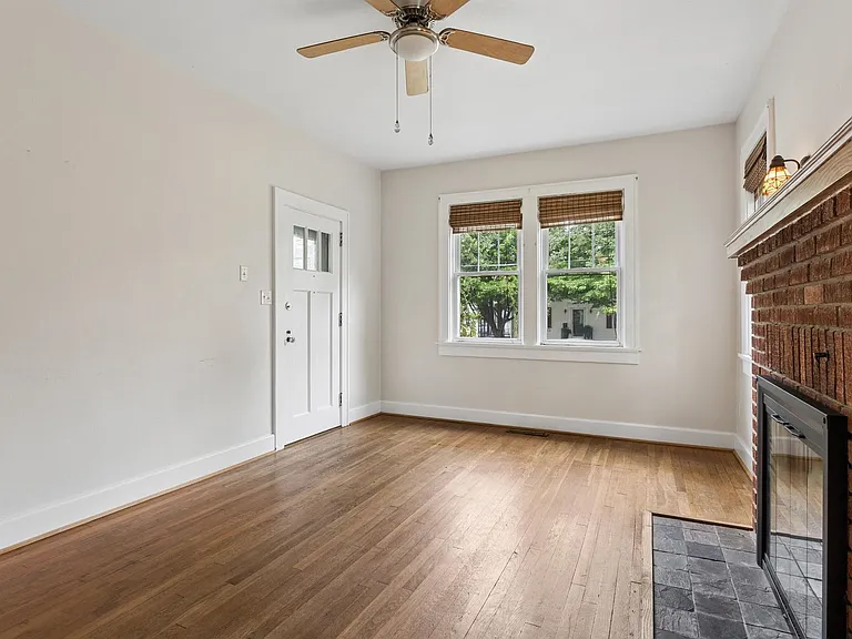 7 Willoughby Pl — Photo 8