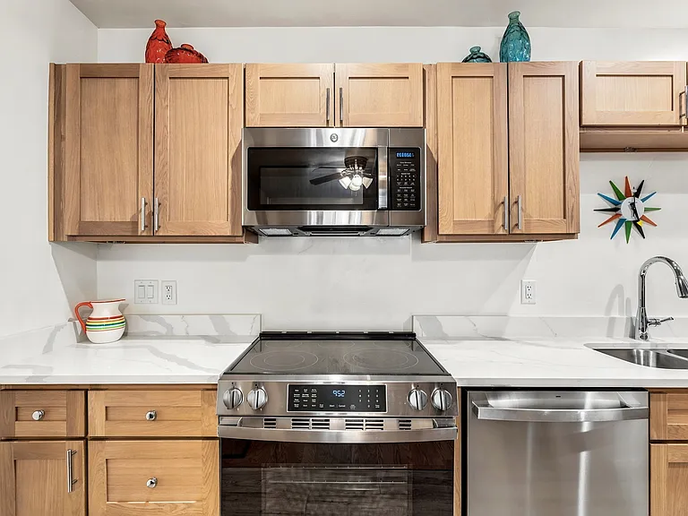 2724 N Gill Ave — Photo 21