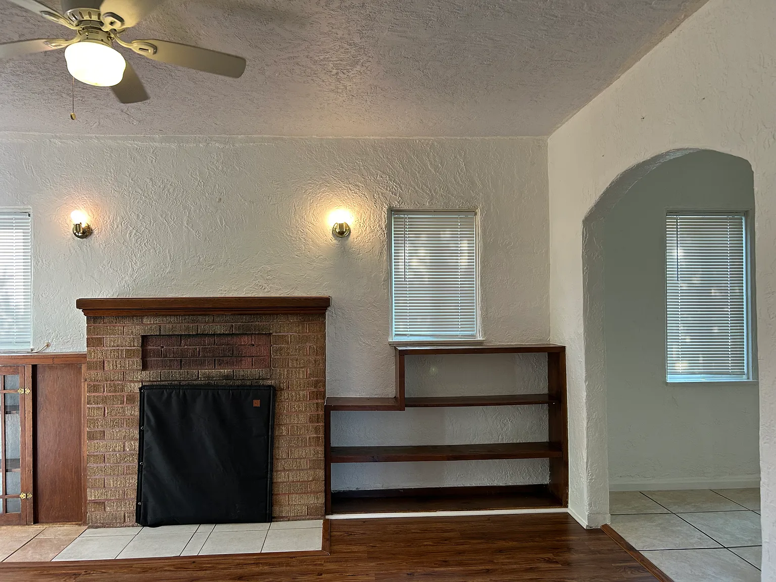 2 bed, 1200 sqft, $2,080 — Photo 4