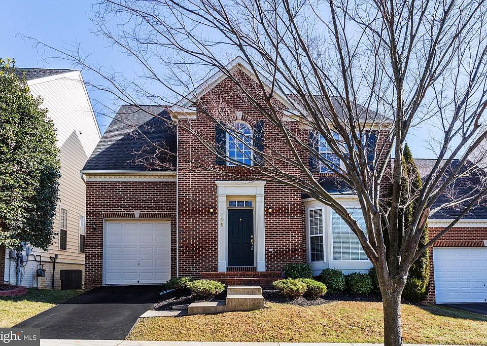 2nd image of 709 Highland Ridge Ave