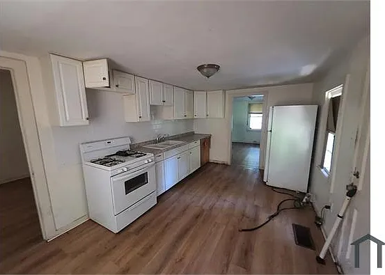 3 bed, 992 sqft, $1,250 — Photo 2