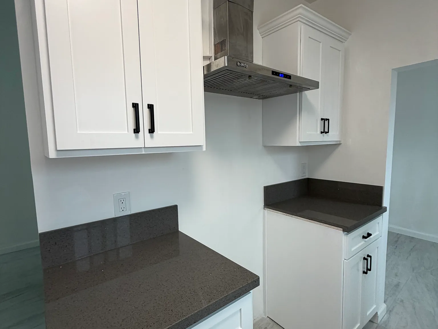 1 bed, 750 sqft, $1,795 — Photo 2