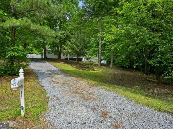 6201 Davids Way SE, Acworth, GA 30102