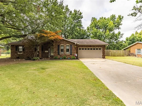 123 Foust Dr, Sikeston, MO 63801