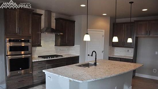 Gourmet Kitchen (actual home have cherry cabinetry)