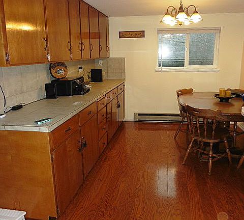 5th image of 738 W Marcy Ave