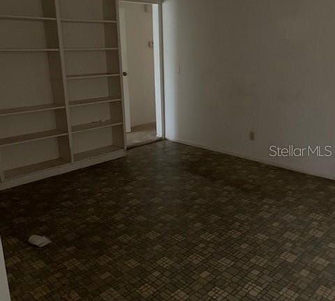 5th image of 2129 Plainfield Ave