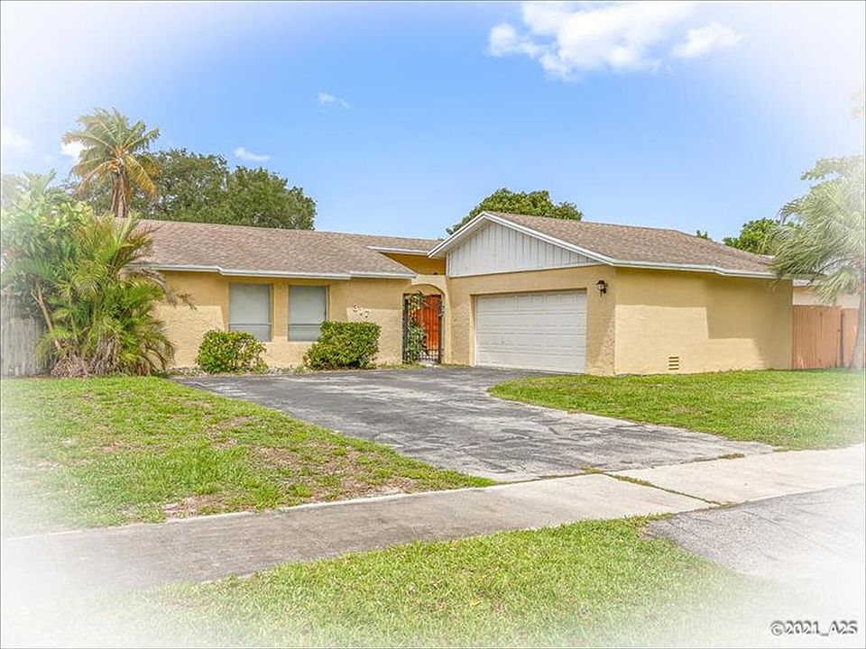 1st image of 317 NW 40th Ter