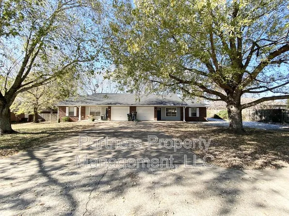 831 N 54th Ave, Fayetteville, AR 72704