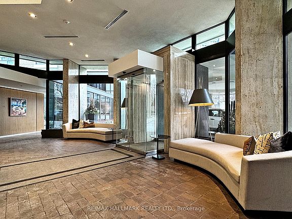 4th image of 619 Avenue Rd #201