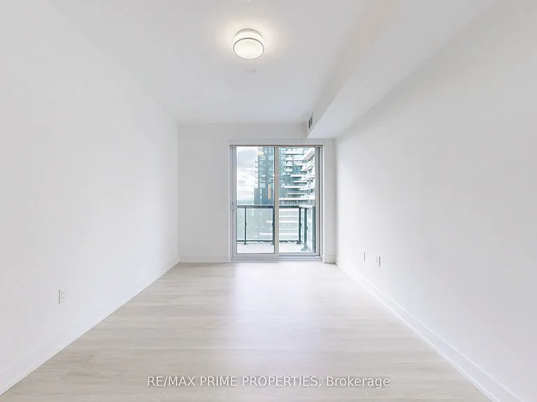 30 Inn On The Park Dr #2401 — Photo 5