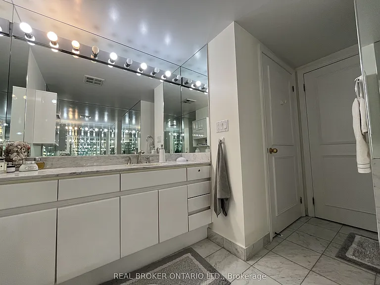 1 Palace Pier Ct #304 — Photo 14