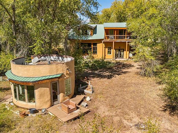 2nd image of 1038 Beaver Trail
