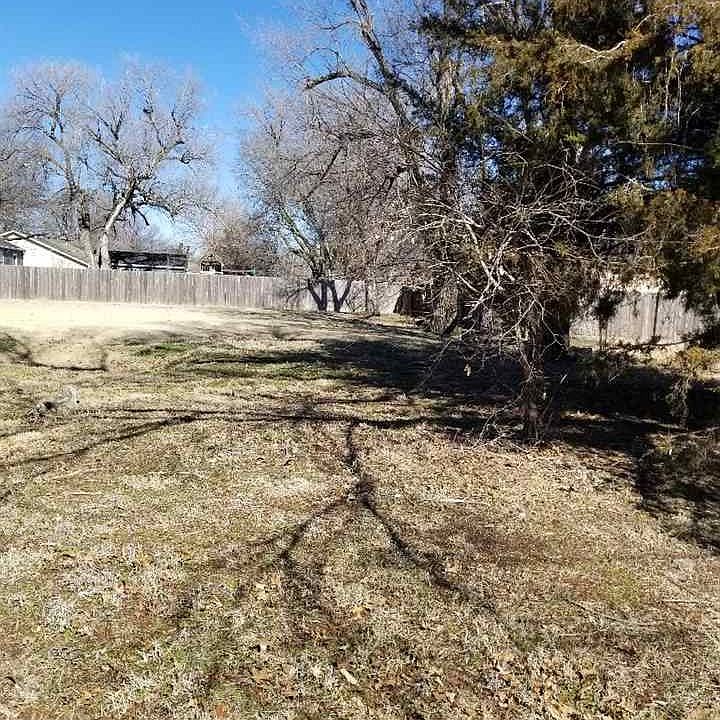 2nd image of 370 W South St