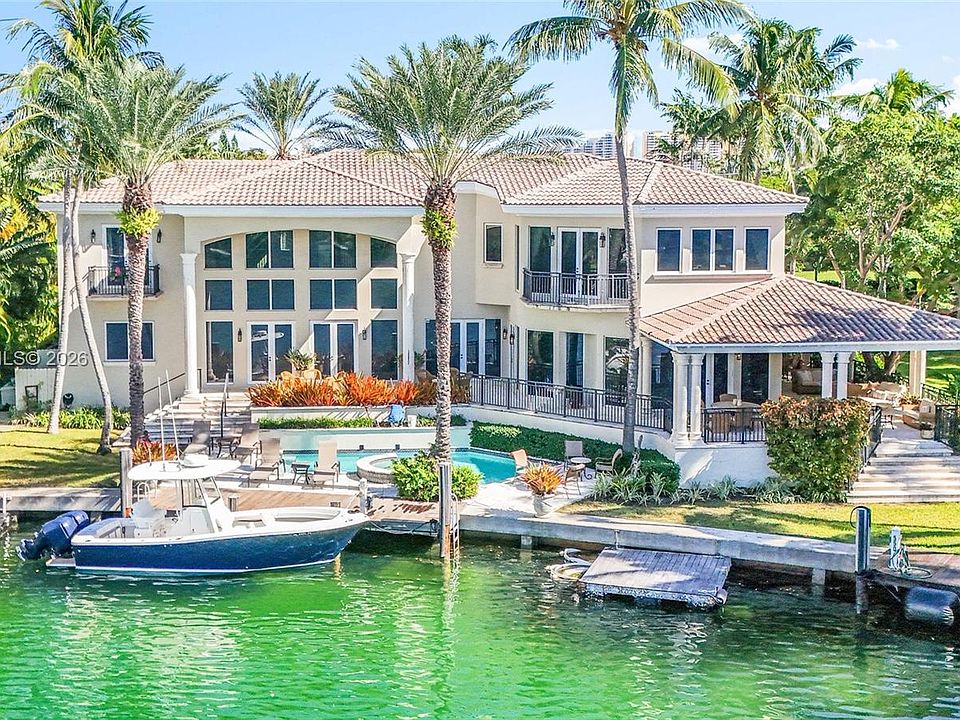1st image of 550 Harbor Dr