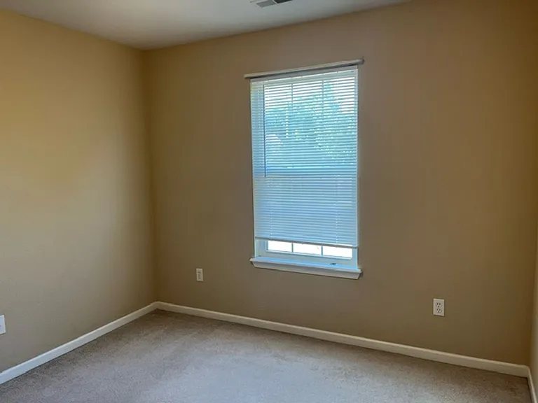 101 Amazon Dr — Photo 24
