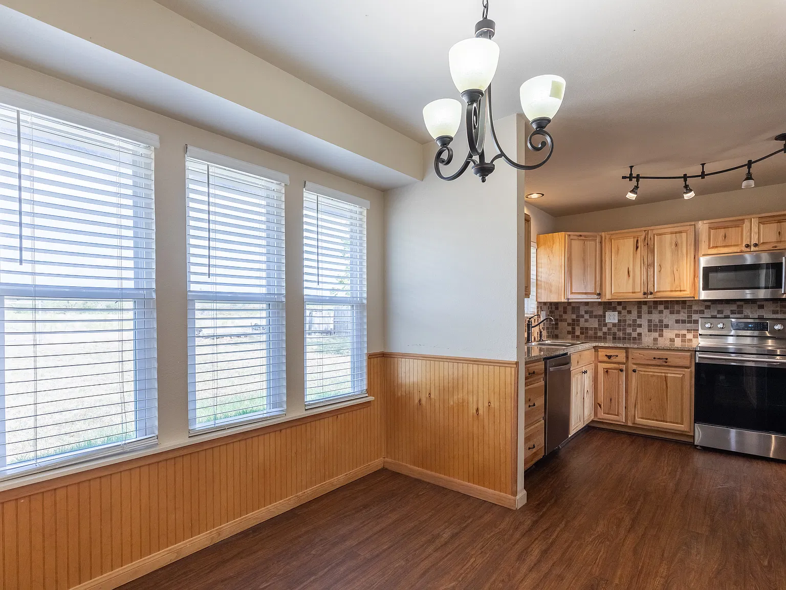 3 bed, 1436 sqft, $2,600 — Photo 4