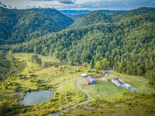 555 Little Pumpkin Valley, Eidson, TN 37731