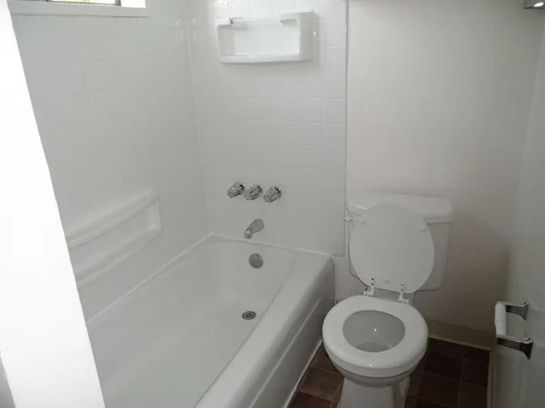 807 Embarcadero Del Norte #4 — Photo 2
