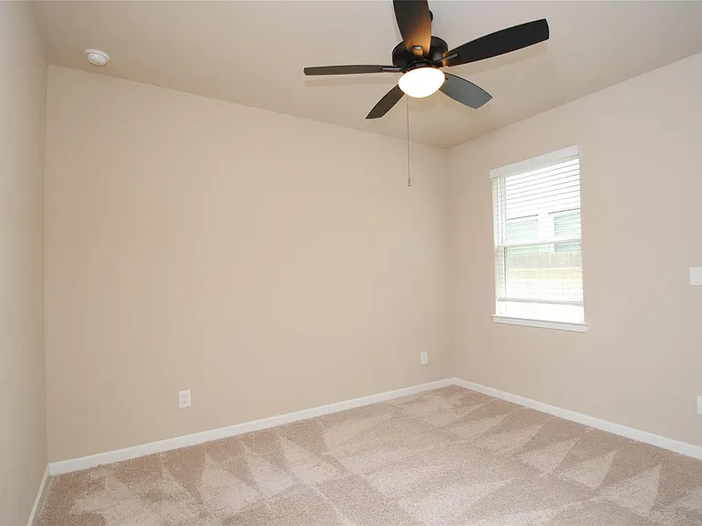 8326 Oakland Heights Ln — Photo 9